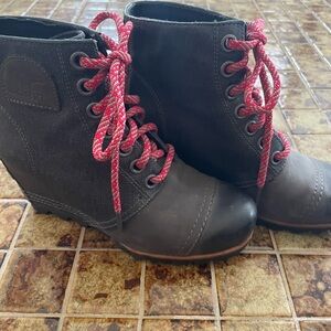 Sorel Black Boots with Red Laces